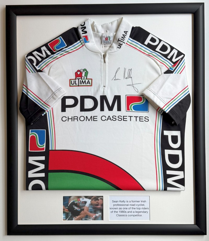 Tweed-Art-Picture-Framing-Cycle-Top